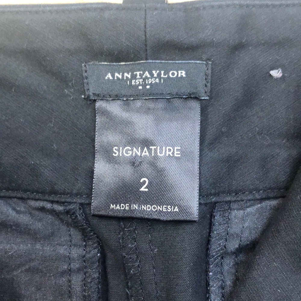 Shorts - Picture 2 of 3
